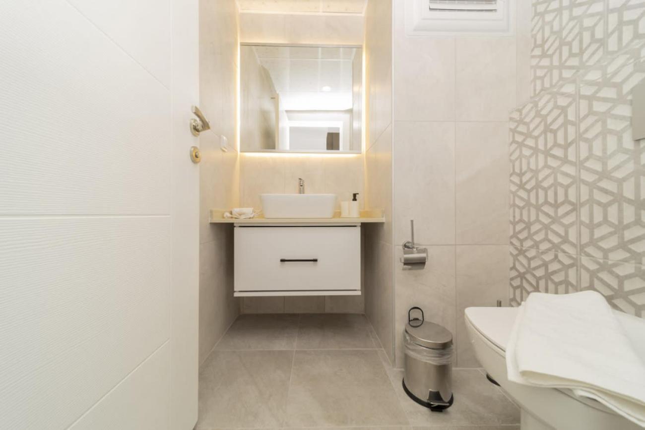 Daire Central Flat With Terrace And View In Muratpasa